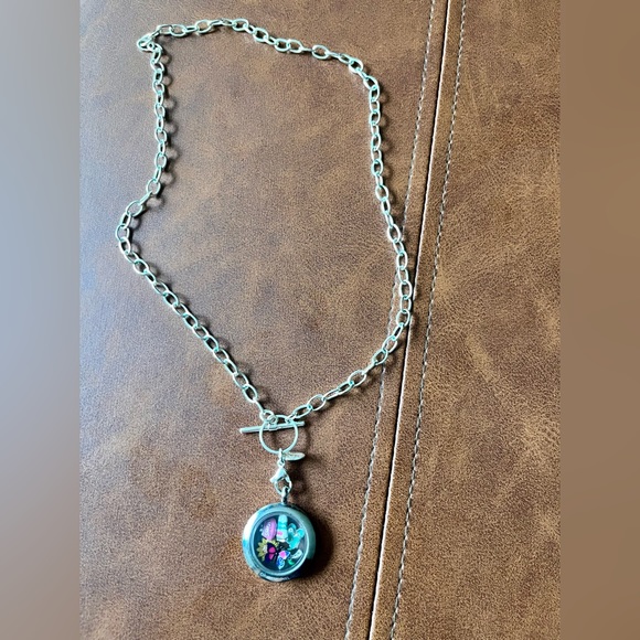 Origami Owl Pendant & Necklace - Picture 3 of 5